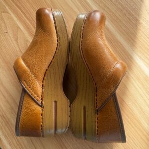 Dansko Professional Honey Distressed Clog size 6.5-7